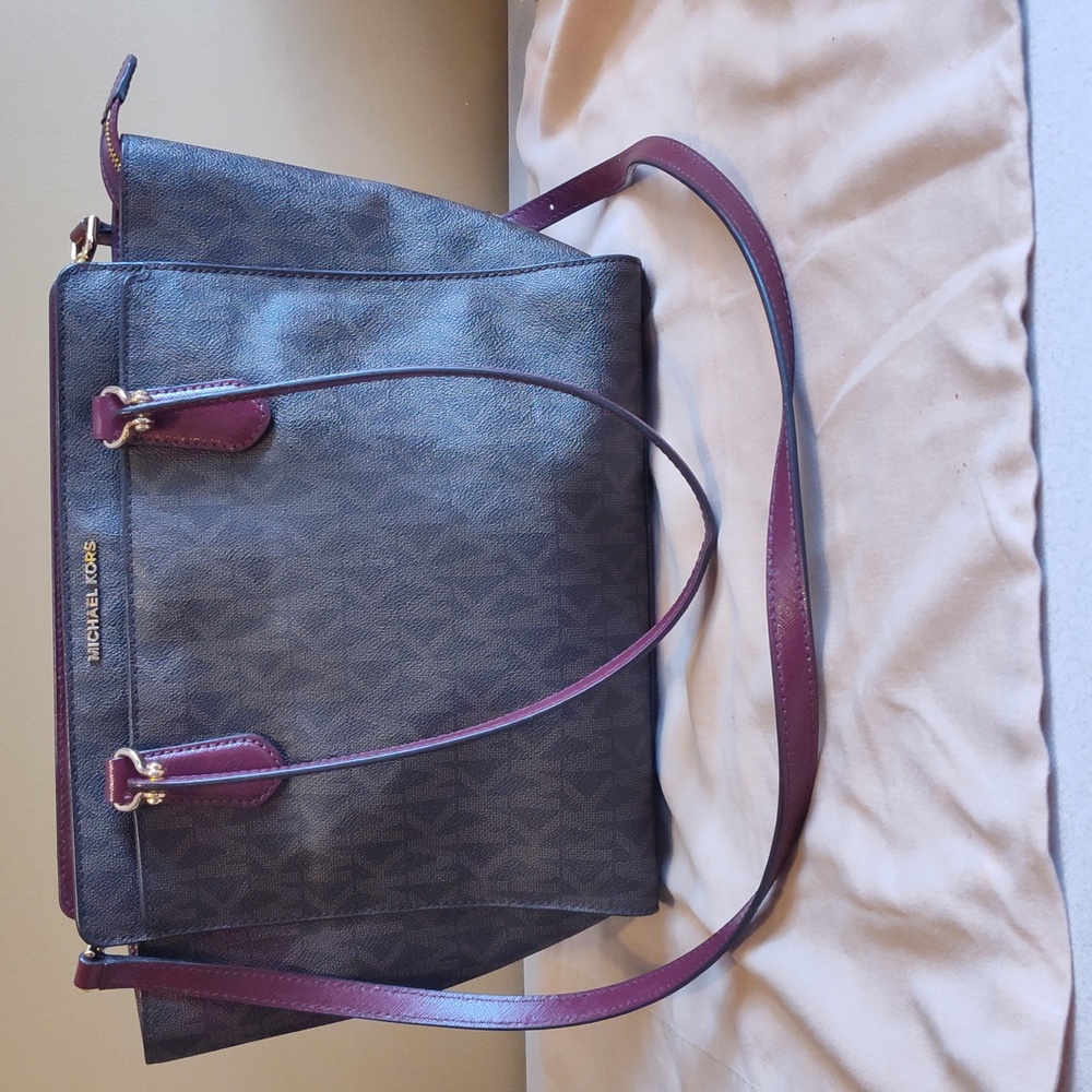 Micheal Kors Crossbody/Toe